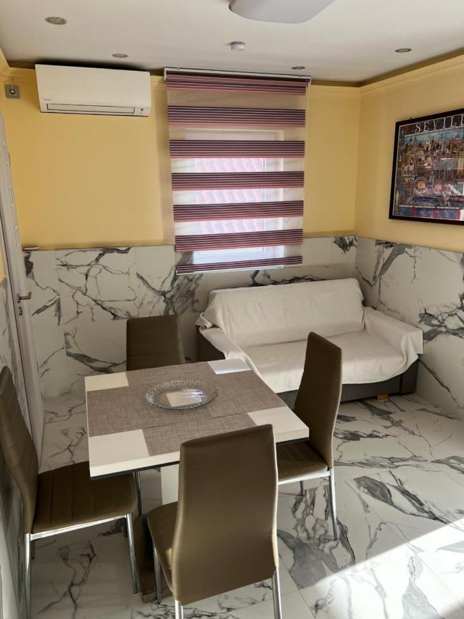 Mediterán Fedett Medencés Apartmanház Szántód Kültér fotó