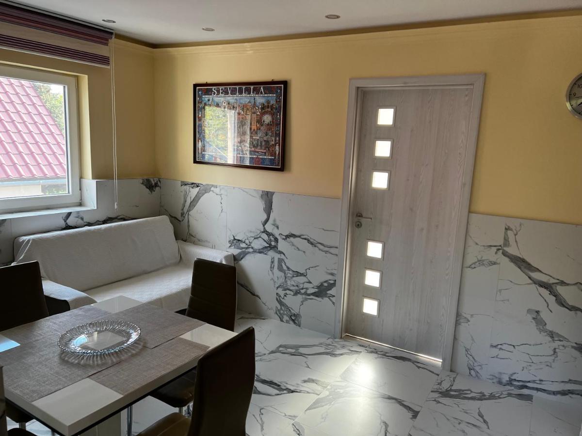 Mediterán Fedett Medencés Apartmanház Szántód Kültér fotó