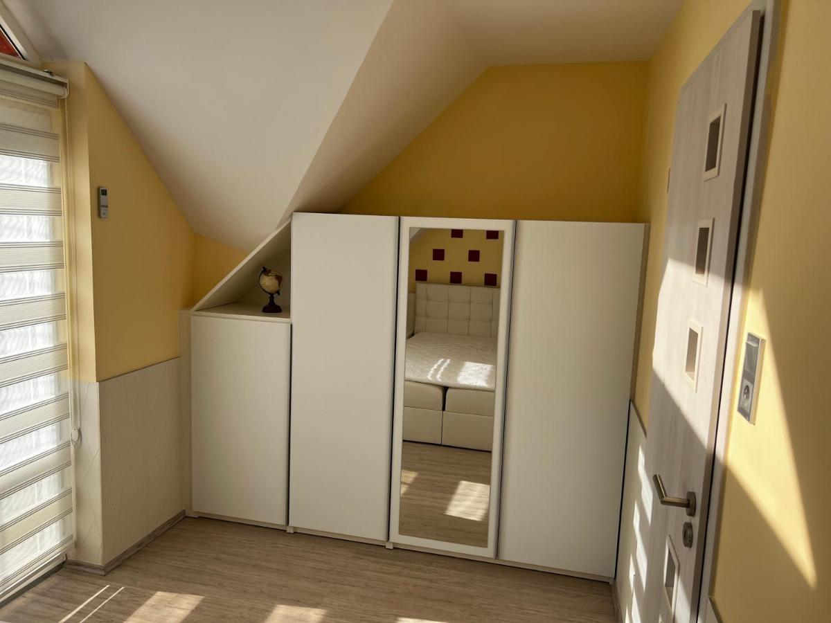Mediterán Fedett Medencés Apartmanház Szántód Kültér fotó