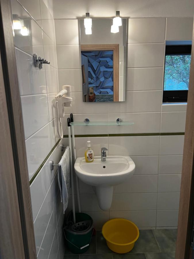 Mediterán Fedett Medencés Apartmanház Szántód Kültér fotó