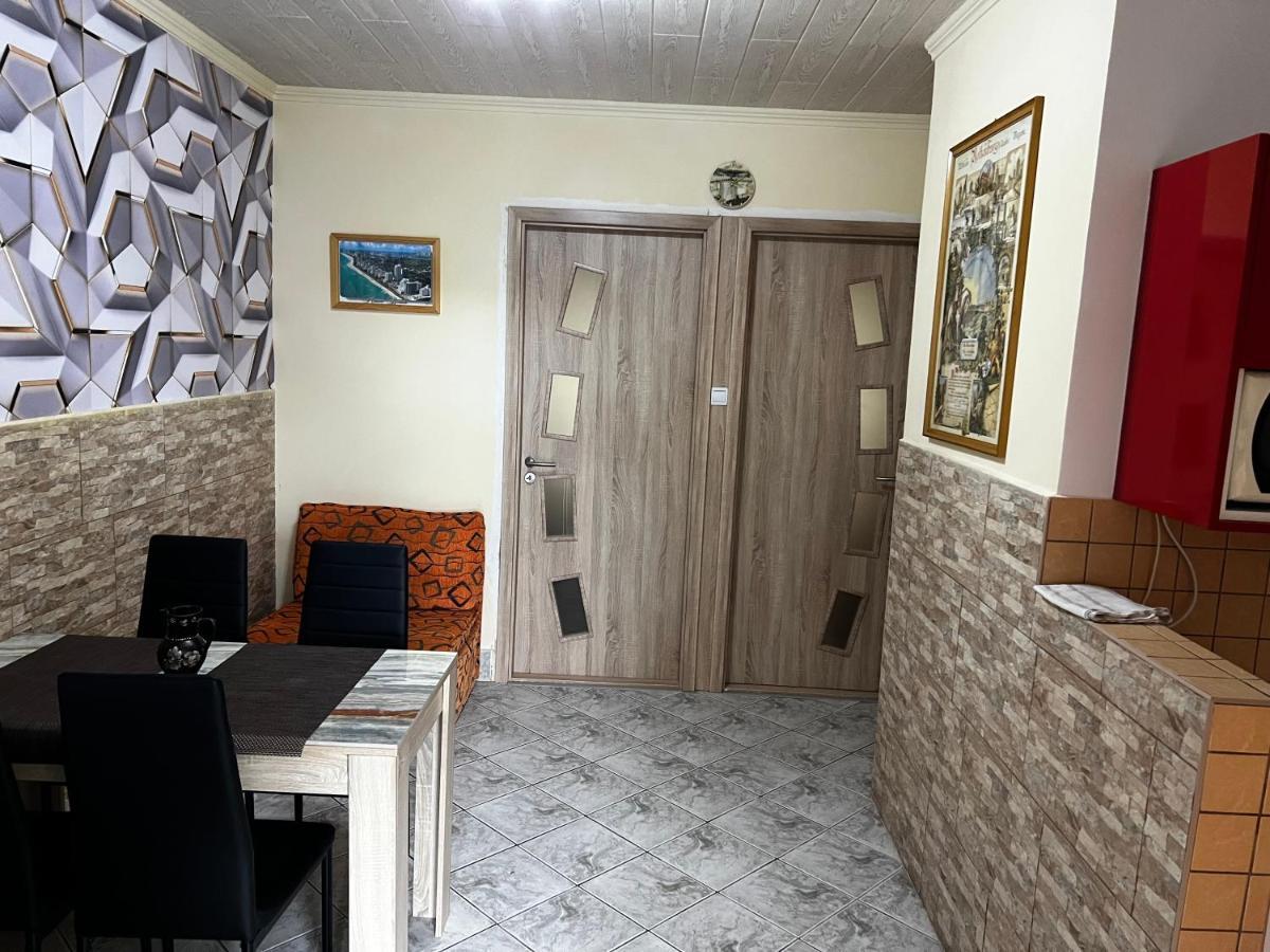 Mediterán Fedett Medencés Apartmanház Szántód Kültér fotó