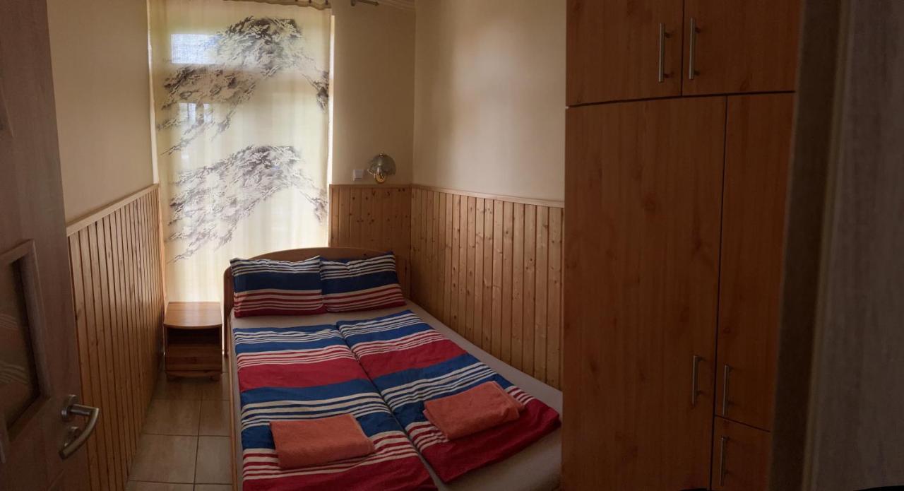 Mediterán Fedett Medencés Apartmanház Szántód Kültér fotó